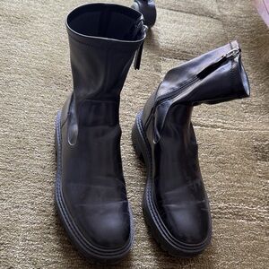 Women’s Zara Black Leather Zip Ankle Boots size 7